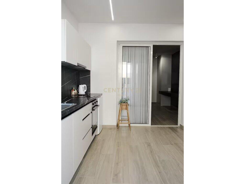 1+1 me tarracë APARTAMENT PËR QIRA NË PLAZH ILIRIA!         370 € /Muaj