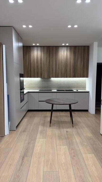 Super apartament 2+1 per qira tek Kompleksi Tirana Golden Park