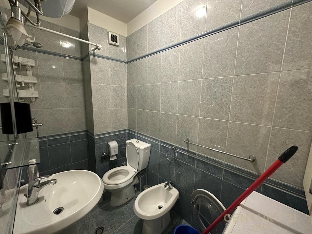 Apartment 2+1+2 for rent at Hoxha Tahsim