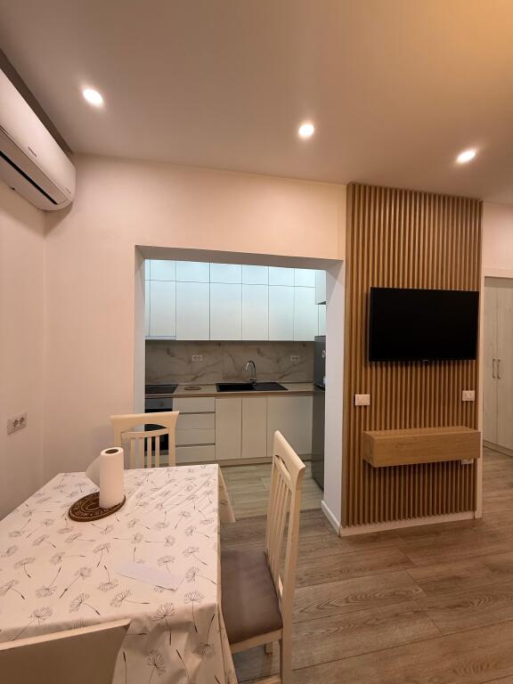 🏠AFFITTASI Appartamento 1+1 📍Via Ferit Xhajko 🛋️Arredamento moderno  💶 Prezzo: 600€/mese