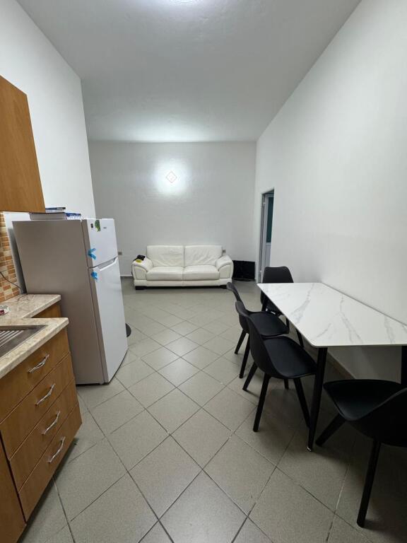 Appartamento 1+1 in affitto vicino alla scuola ”Lef Sallata”, Vlora