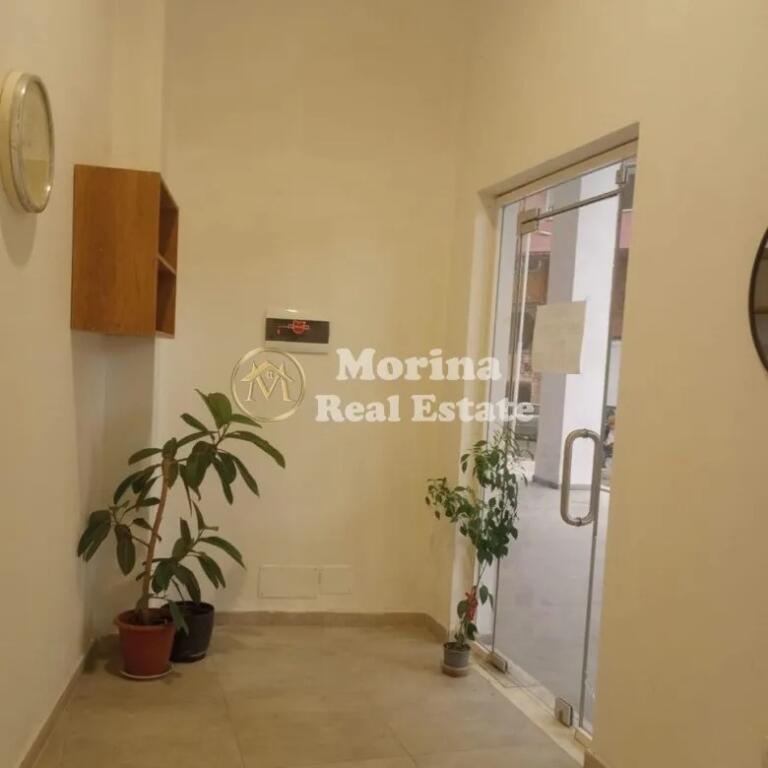 Qera, Ambient Biznesi,  Stacioni i Trenit,600 EURO/MUAJ