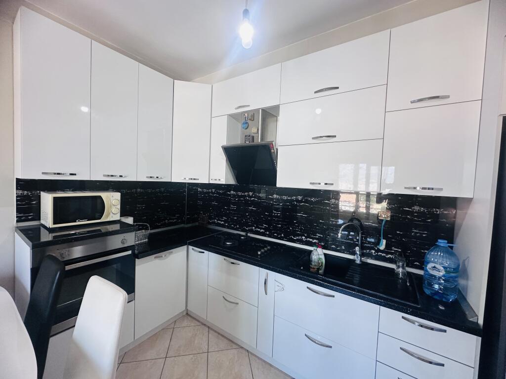 Jepet Me Qera Apartament 2+1+2 Ballkone