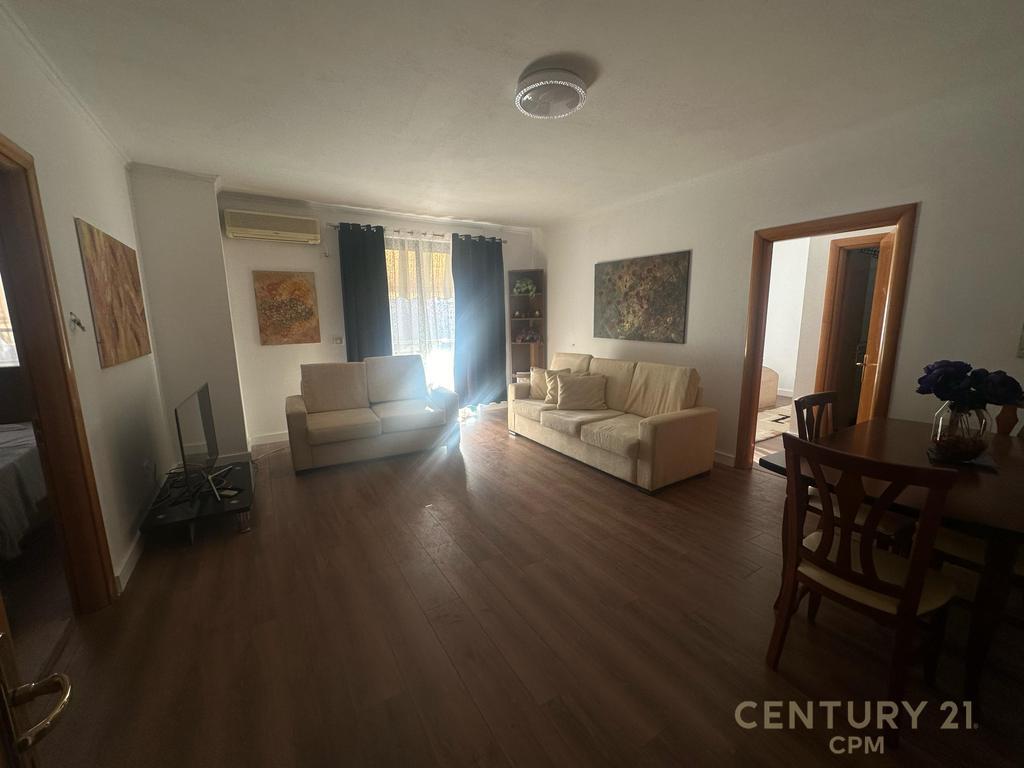 Apartment 2+1+2 for rent at Hoxha Tahsim