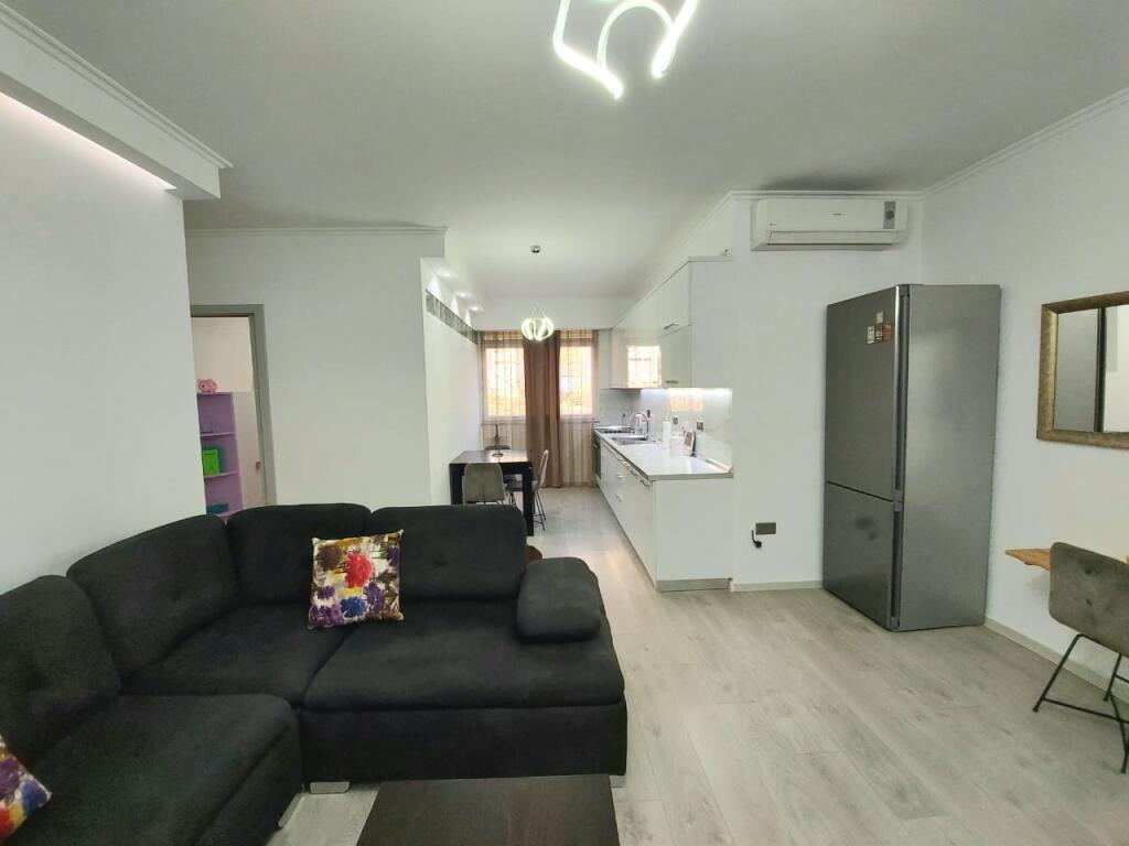 Appartamento moderno con 2 camere da letto vicino allo Zoo – 550 €/mese
