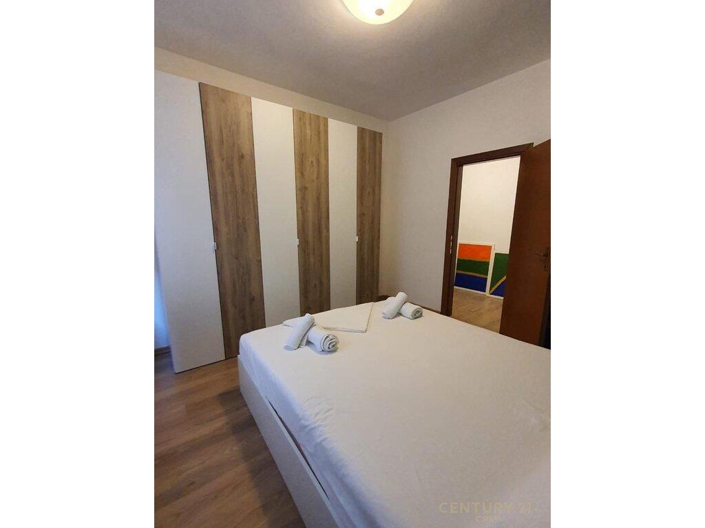 Apartament 1+1 për Qira në Pallatet Agimi, Tiranë - 650€