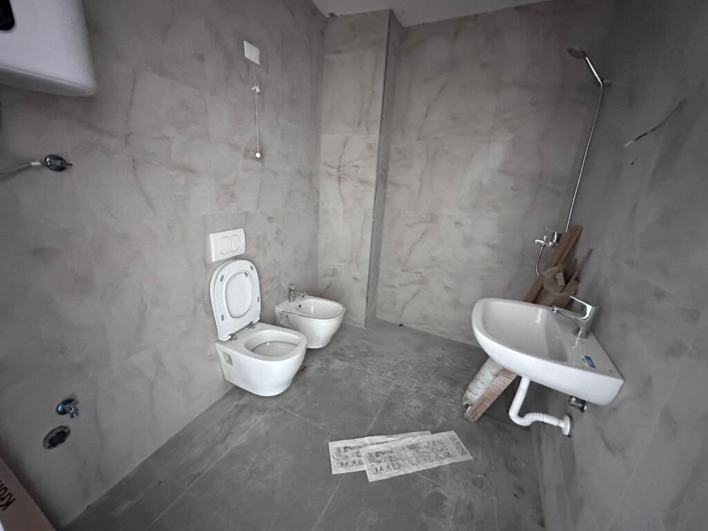 Appartamento in vendita VUOTO in Lake View Residence