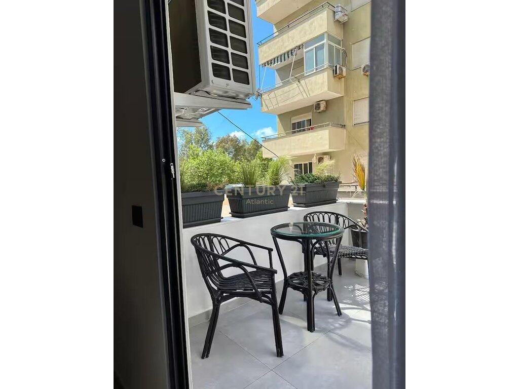 1+1 me tarracë APARTAMENT PËR QIRA NË PLAZH ILIRIA!         370 € /Muaj