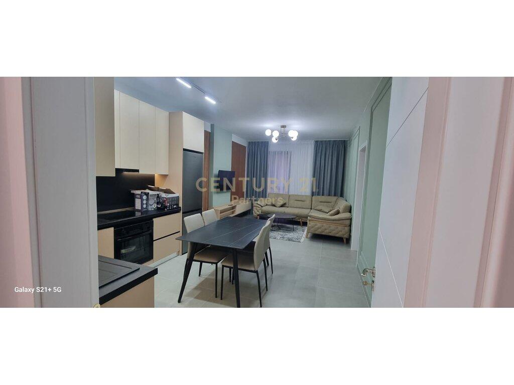 JAPIM ME QIRA APARTAMENT 2+1 NE UNAZE TE RE!