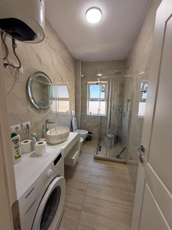 🏠AFFITTASI Appartamento 1+1 📍Via Ferit Xhajko 🛋️Arredamento moderno  💶 Prezzo: 600€/mese