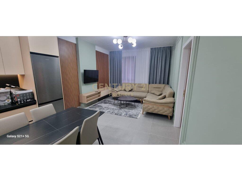 JAPIM ME QIRA APARTAMENT 2+1 NE UNAZE TE RE!