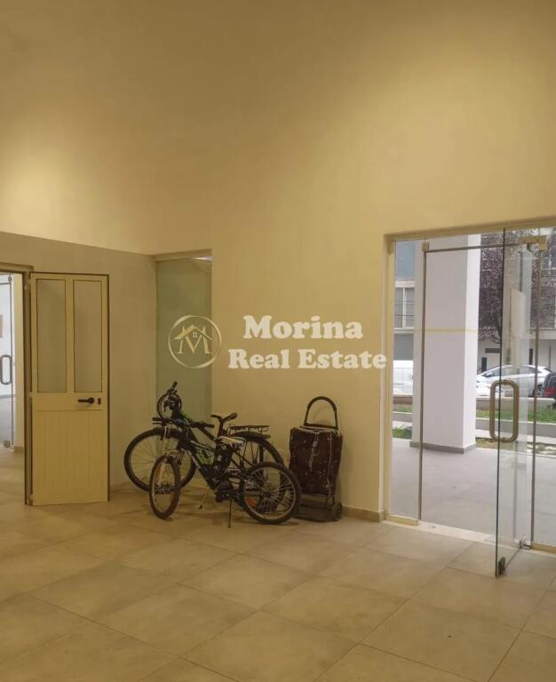 Qera, Ambient Biznesi,  Stacioni i Trenit,600 EURO/MUAJ