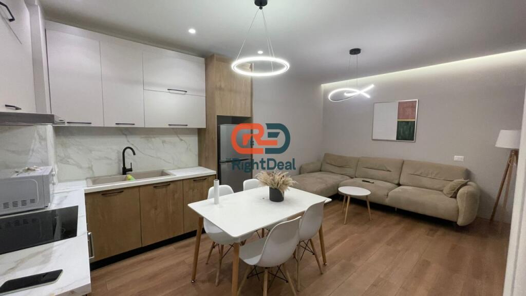 Perballe Delijorgjit, Jepet Me Qira Apartament 2+1+2, Me Lokacion Ideal!!!