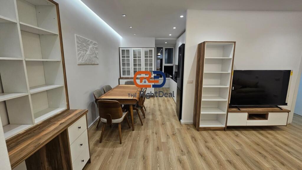 Alla Scuola Unita, Vendesi Super Appartamento 2+1, Con Orientamento Perfetto !!!