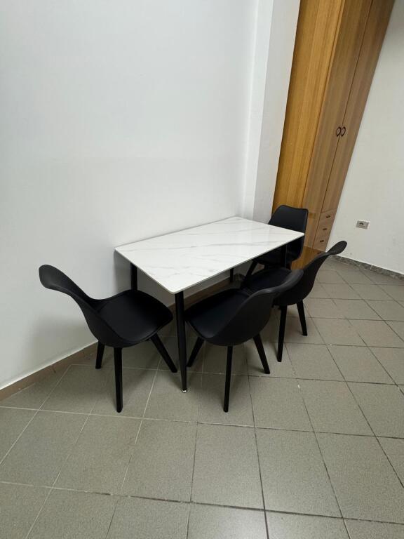 Appartamento 1+1 in affitto vicino alla scuola ”Lef Sallata”, Vlora
