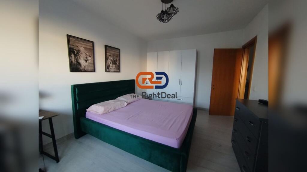 Tek Zogu I Zi, Jepet Me Qira Apartament 2+1+2, Me Lokacion Ideal!!!