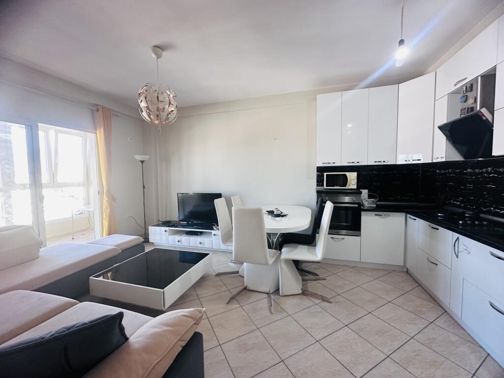 Jepet Me Qera Apartament 2+1+2 Ballkone