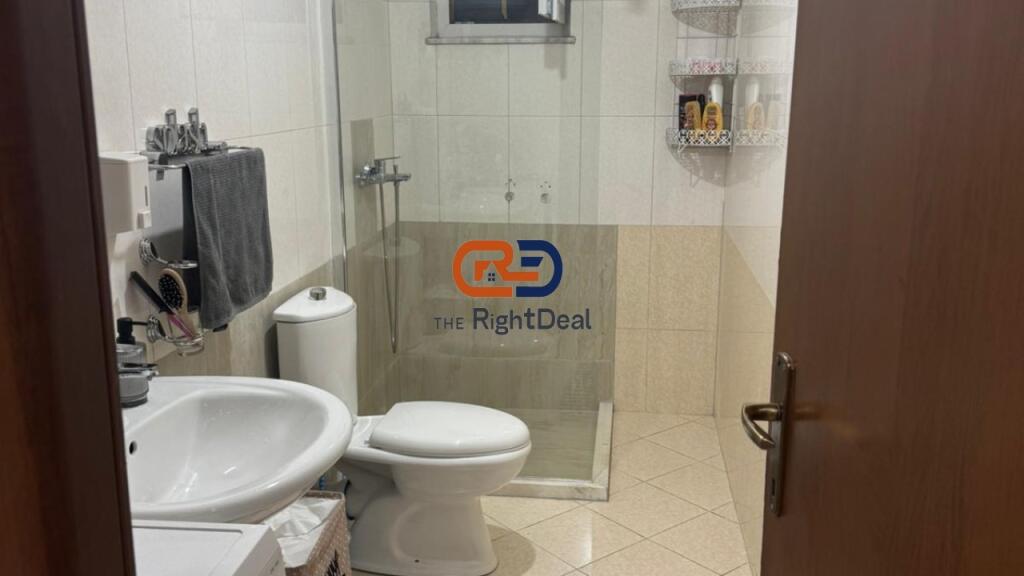 At the Malaysian Complex, a 3+1 Apartment with Perfect Layout is for Rent!!