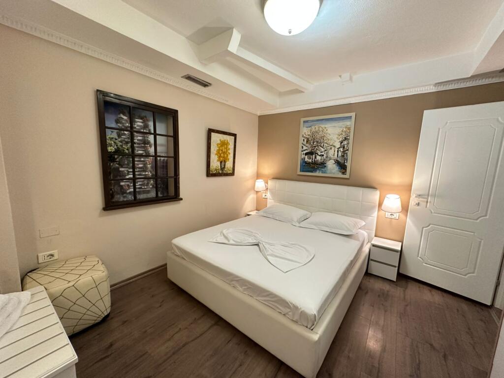 Apartament Ura e Tabakeve