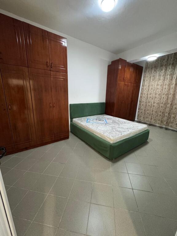 Appartamento 1+1 in affitto vicino alla scuola ”Lef Sallata”, Vlora