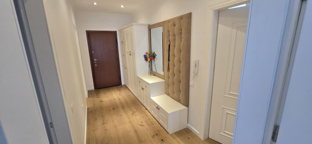 Qera, Apartament 2+1+2+Post Parkimi, Kopshti Botanik, Tiranë.