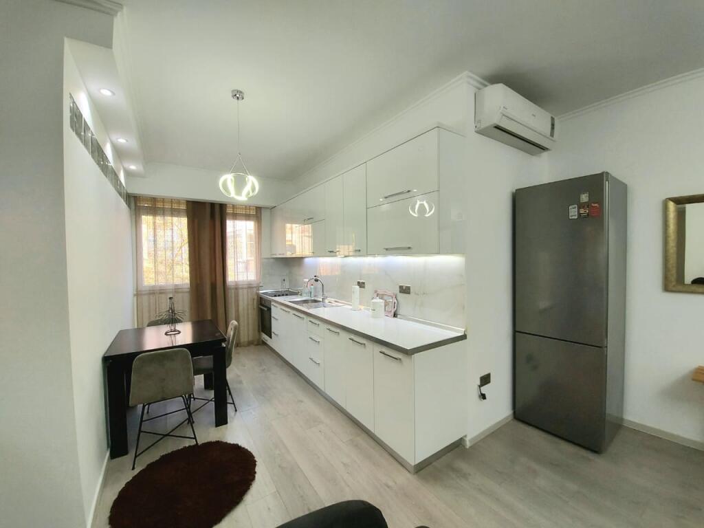 Appartamento moderno con 2 camere da letto vicino allo Zoo – 550 €/mese