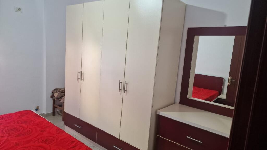Jepet Me Qera Apartament 2+1+1 Ballkon