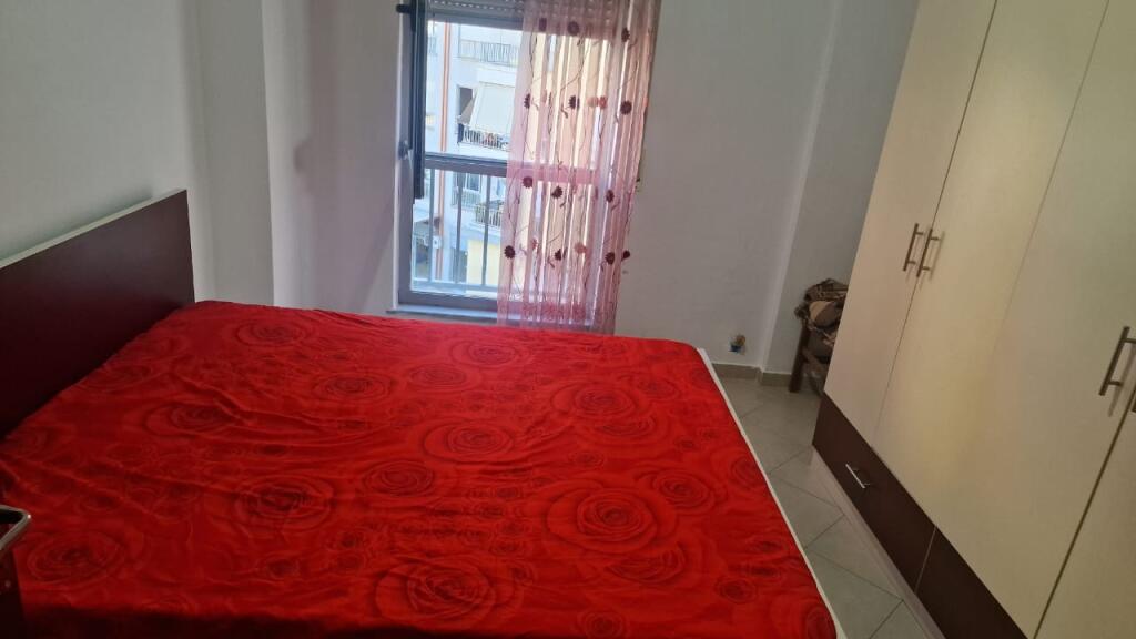 Jepet Me Qera Apartament 2+1+1 Ballkon