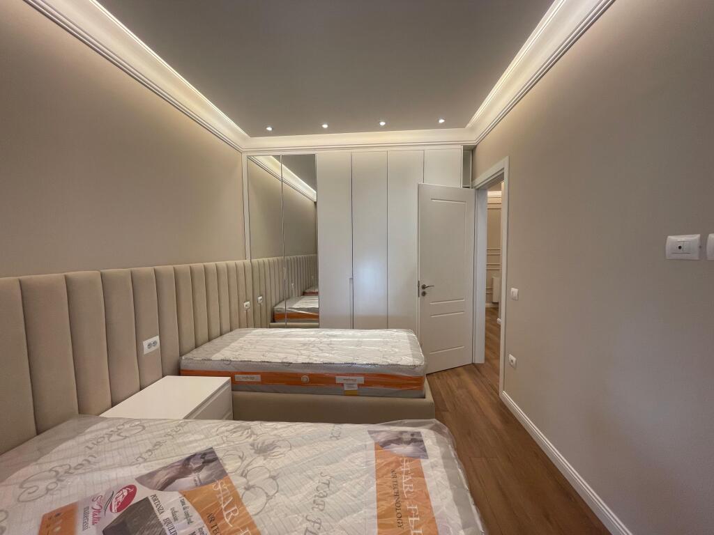 Apartament luksoz 2+1+Post Parkimi per qira ne Kinostudio!