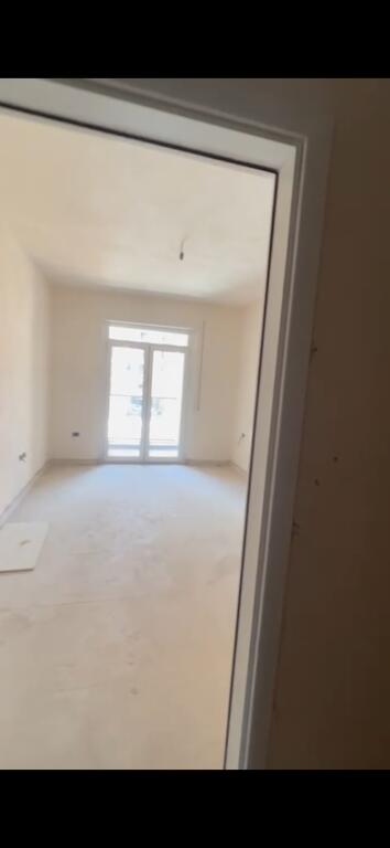 5 Maji Shitet Apartament 1+1
