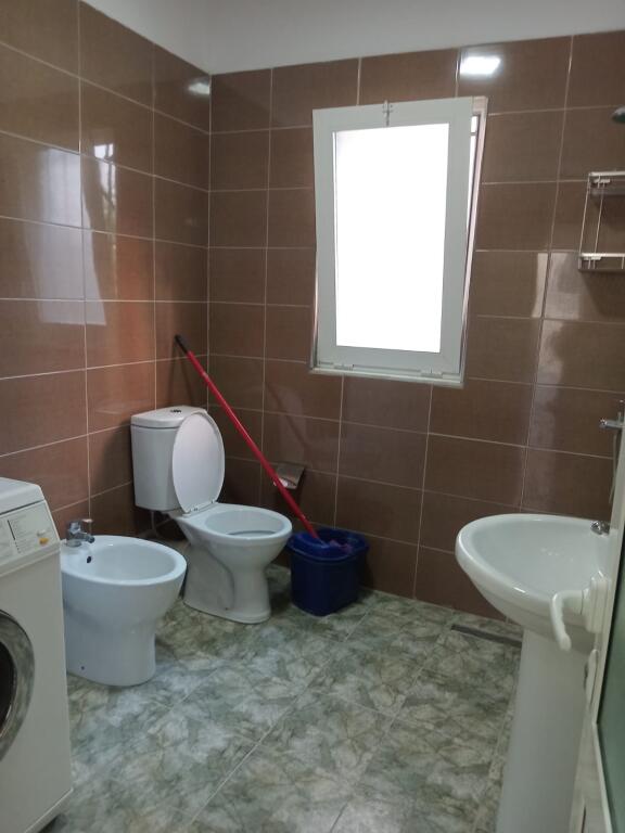 2+1,i mobiluar te vila L,ne astir ,500 mije leke