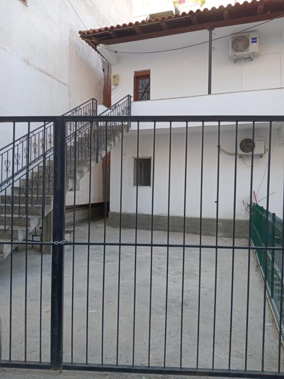2+1,arredato ad Astir vicino a 2palmat,prezzo 450 euro