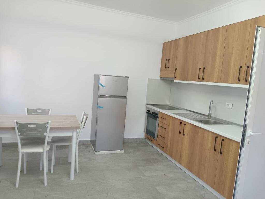 2+1,arredato ad Astir vicino a 2palmat,prezzo 450 euro
