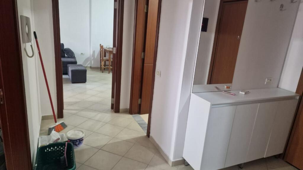 Jepet Me Qera Apartament 2+1+1 Ballkon