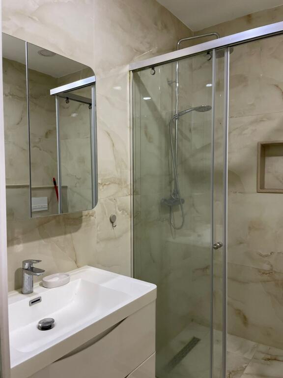 Apartment 1+1, Blloku