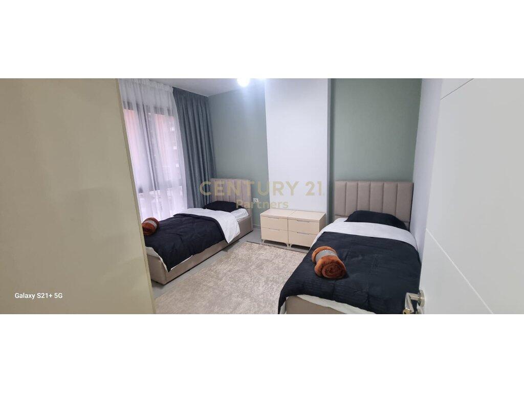 JAPIM ME QIRA APARTAMENT 2+1 NE UNAZE TE RE!