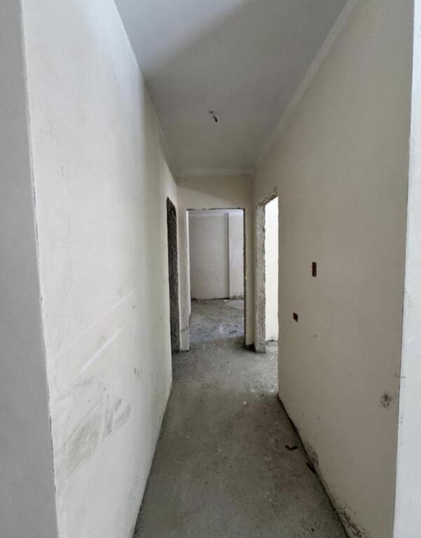 Shitet Apartament 2+1 Rr. Elbasanit 165.000 euro