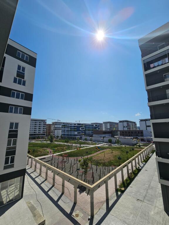 SHITET: *2+1+1wc &amp; 2 Ballkon* *(📍UNIVERS CITY) ,* 100m² -- *Çmimi 125,000 Euro*