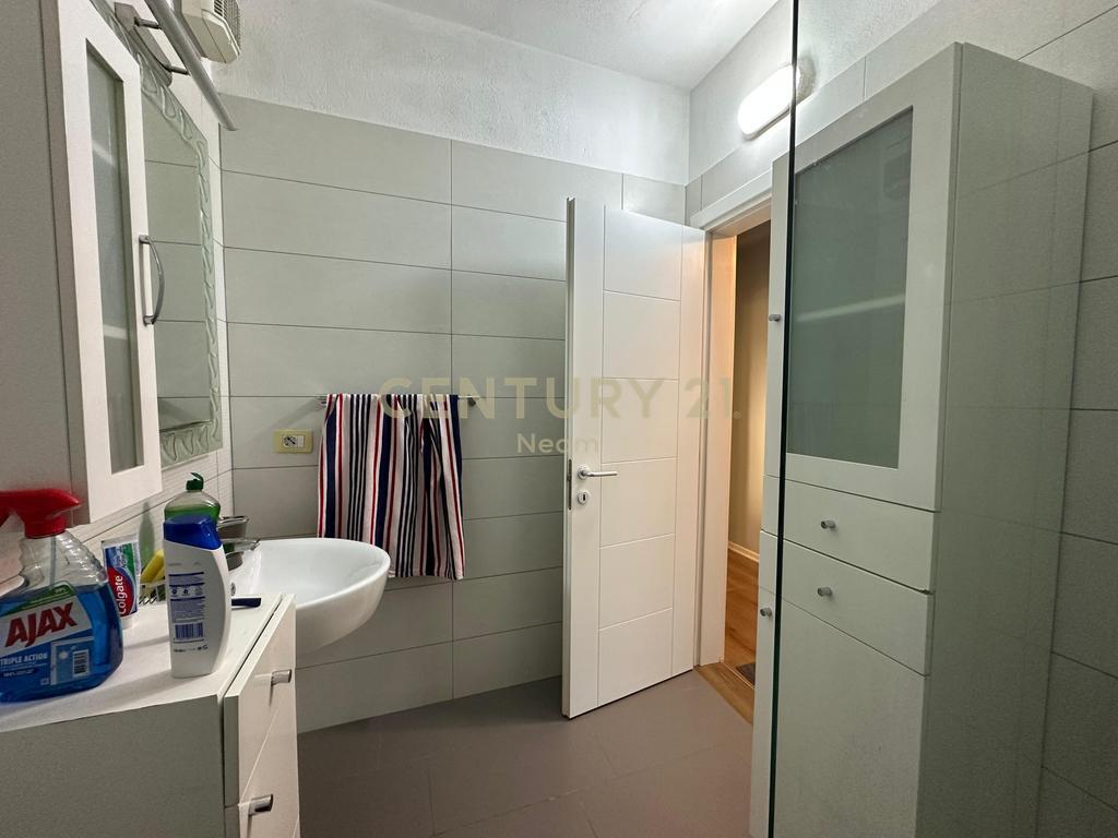 RENT, APARTMENT 1+1, AT VASIL SHANTO!!