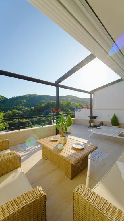 VENDESI DUPLEX DI LUSSO VICINO AL GIARDINO BOTANICO  !!