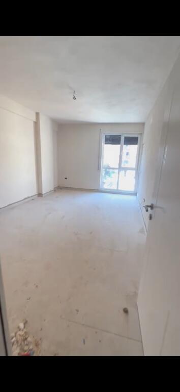 5 Maji Shitet Apartament 1+1