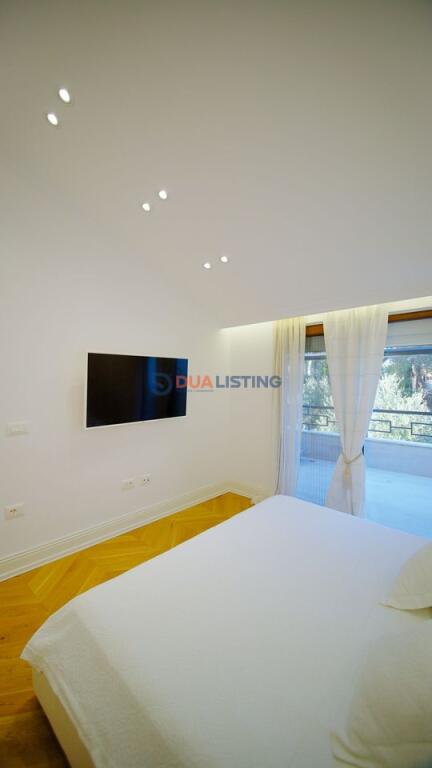VENDESI DUPLEX DI LUSSO VICINO AL GIARDINO BOTANICO  !!