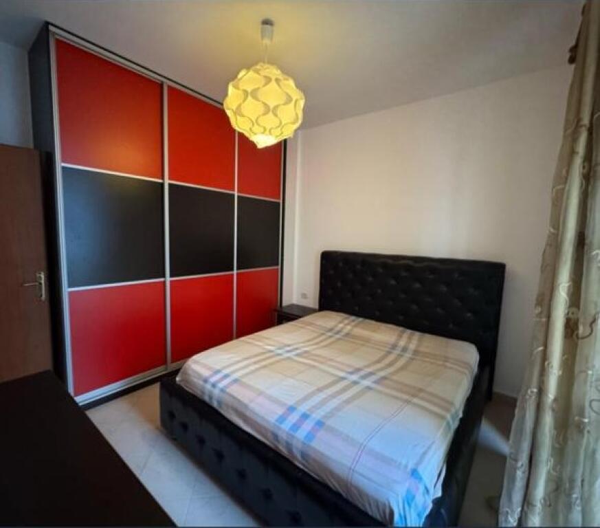 🏢Nella zona di Yzberisht, vicino a Pasticeri Nela 3, si affitta appartamento 2+1 arredato, 450 Euro