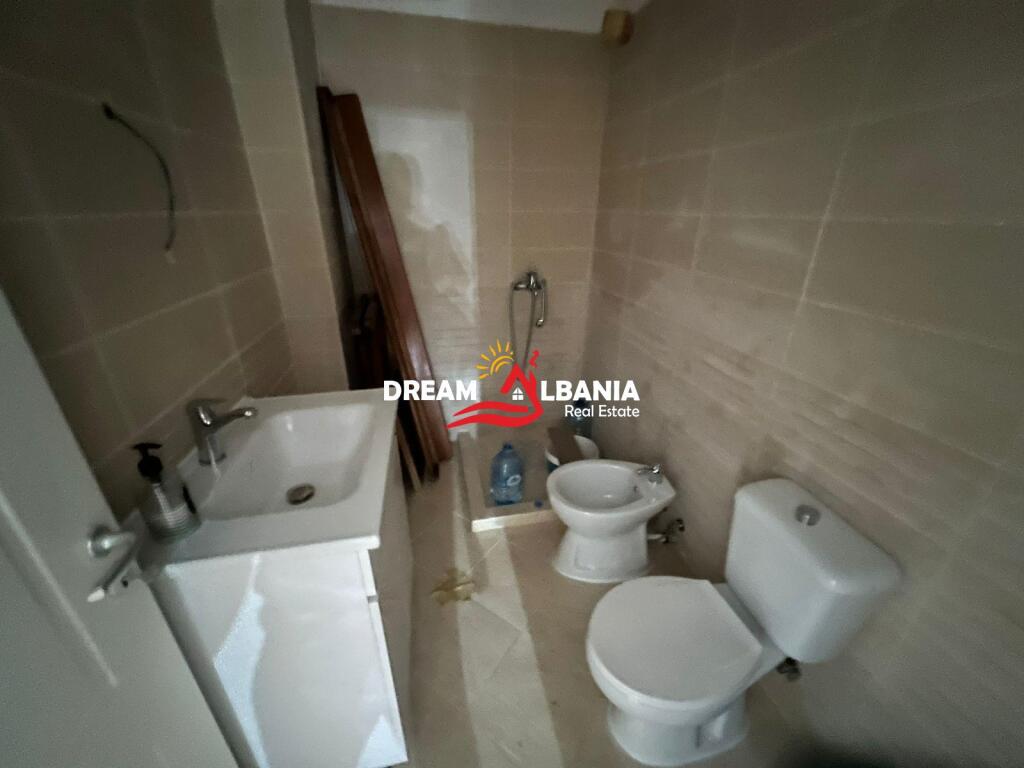 Apartament 2+1 me qera ne Fresk prane Restorant Qesarakes ne Tirane (ID 42214970)