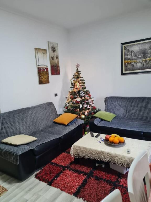 KOPSHTI BOTANIK,  shesim apartament: 1+1 te adoptuar ne 2+1