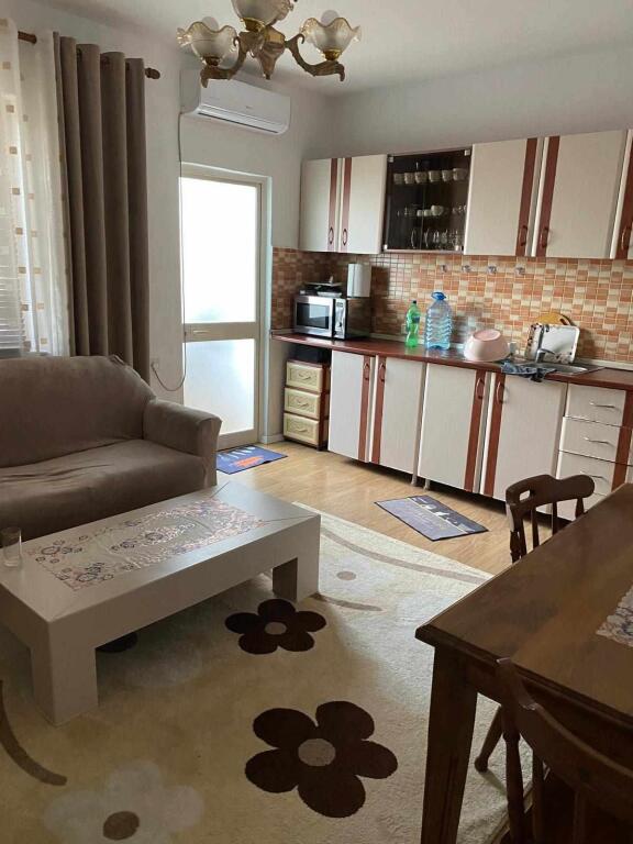 SHITET APARTAMENT 3+1 ZOGU I ZI 185.000 EURO