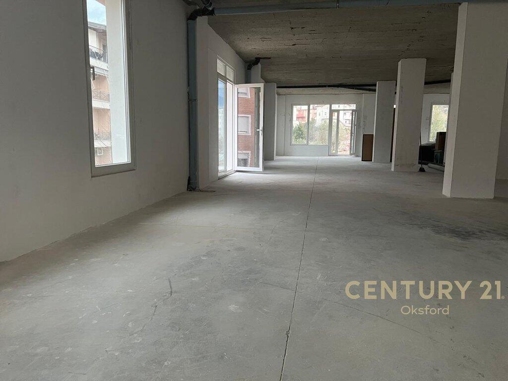 Affittiamo edifici, a Kodra e Diellit!