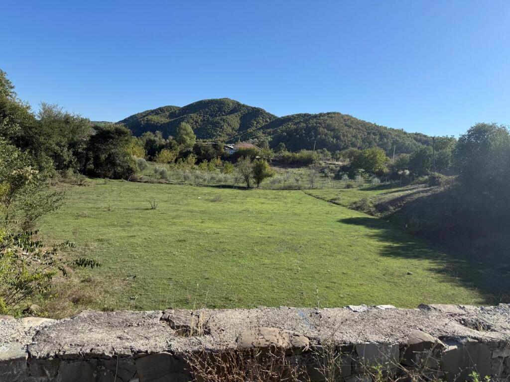 Terreno con Certificato di Proprietà in vendita ad Arbanë .