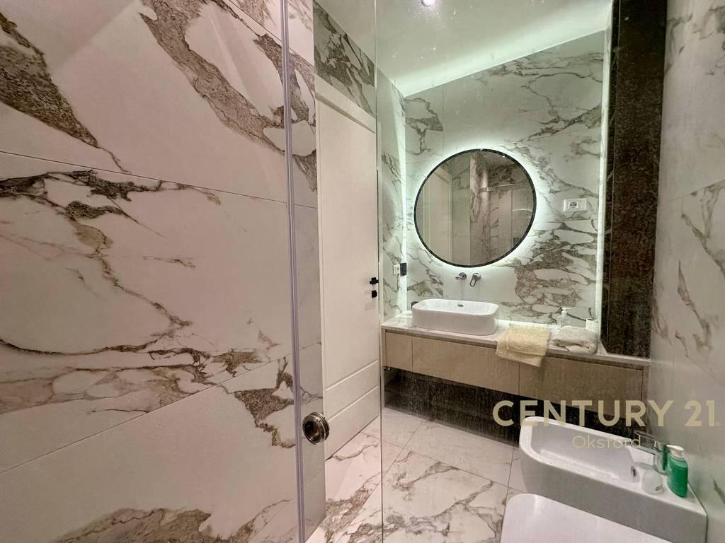 APPARTAMENTO DI LUSSO IN AFFITTO + POSTO AUTO PRESSO LAKE VIEW RESIDENCE!