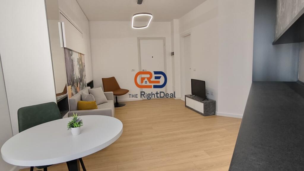 Vicino al Kristal Center, Monolocale Perfetto in Vendita per Abitare e Investire!!